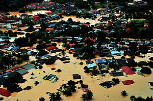 Boon Siew Honda aids flood victims